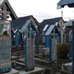 cimetiere-sapanta-roumanie-tombes-alignées