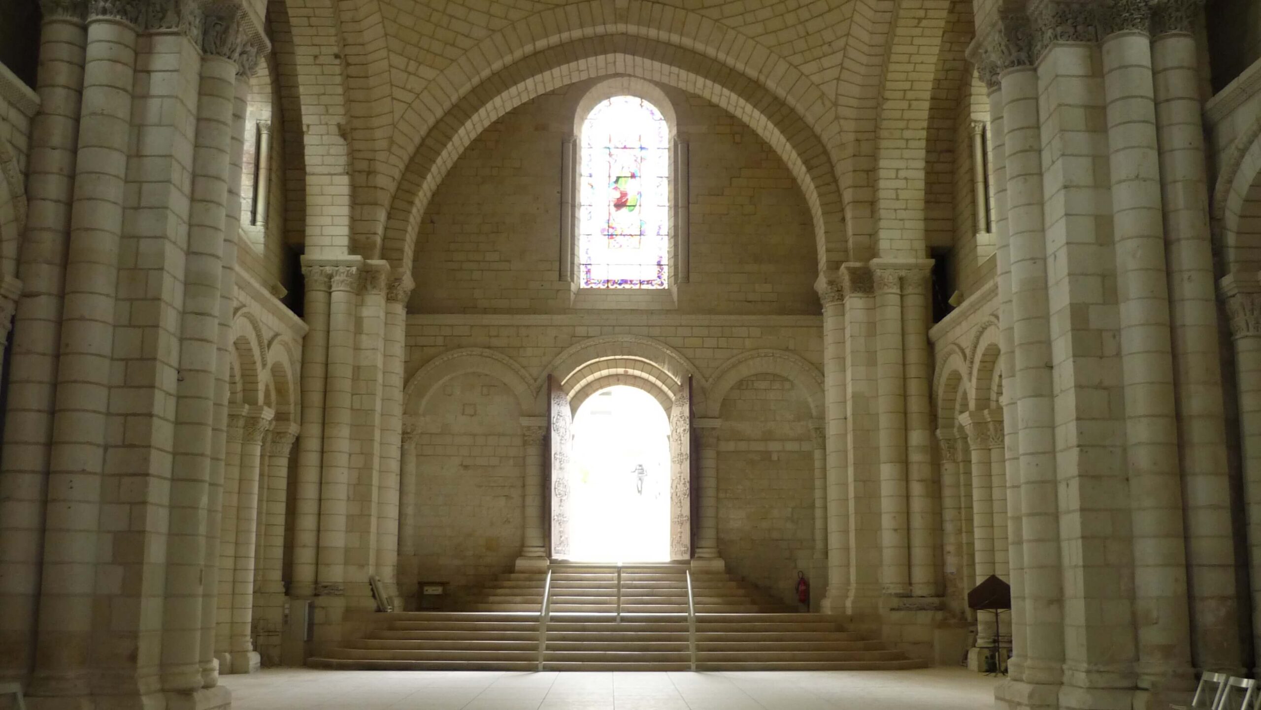interieur-abbaye-fontevraud-