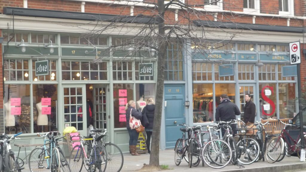 marche-de-spitalfields-a-londres-devant