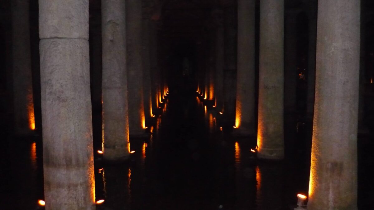 citerne-basilique-istanbul-colonnes