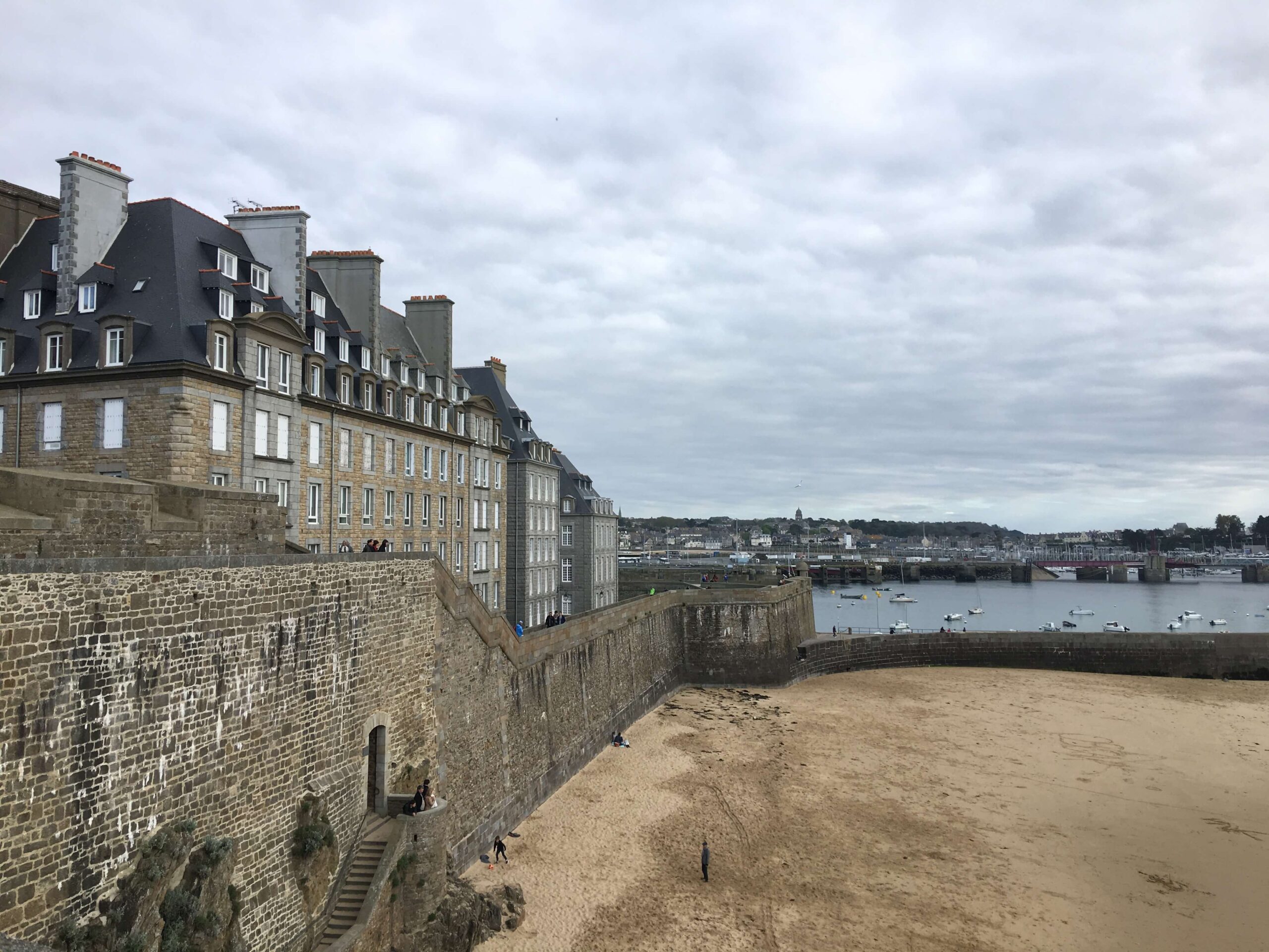 maisons-sur-les-remparts-st-malo