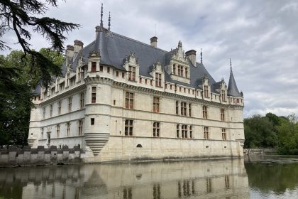 angle--chateau-azay-le-rideau