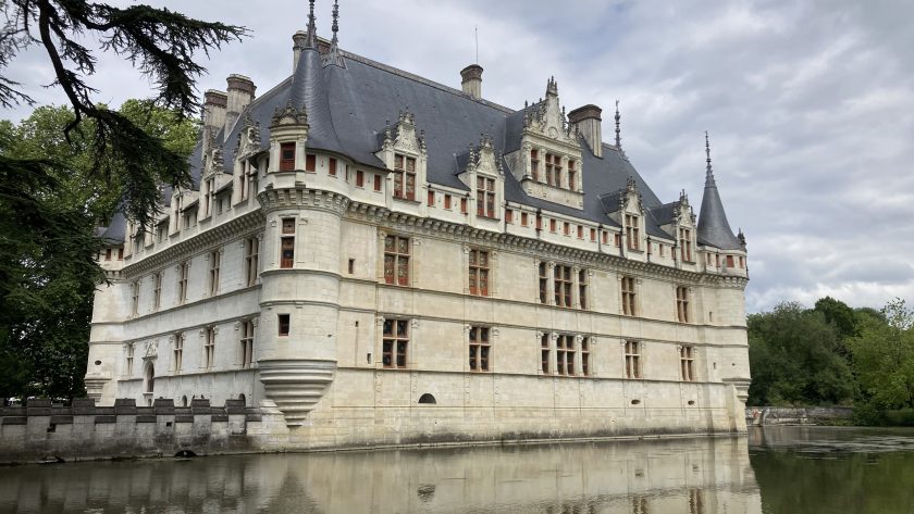 angle--chateau-azay-le-rideau