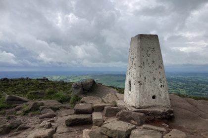 peak-district-roaches
