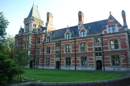 exterieur-universite-de-cambridge